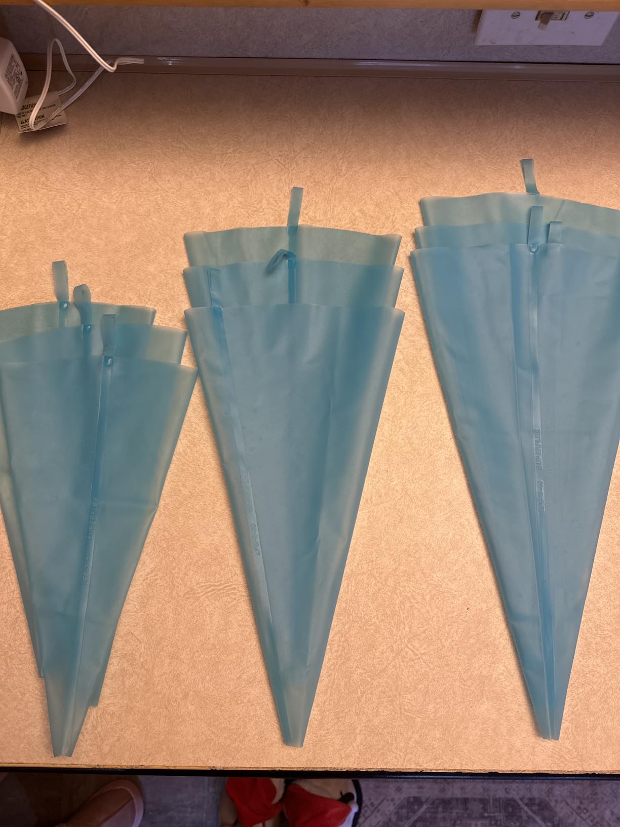 Reusable Piping Bags and Tips Set - Silicone Pastry Bags 3X (12''+14''+16'') with Icing & Frosting Tips for Cake Decorating, Cupcakes, Cookies, Deviled Eggs, and Baking Accessories, Baking Tools Kit customer photo 1