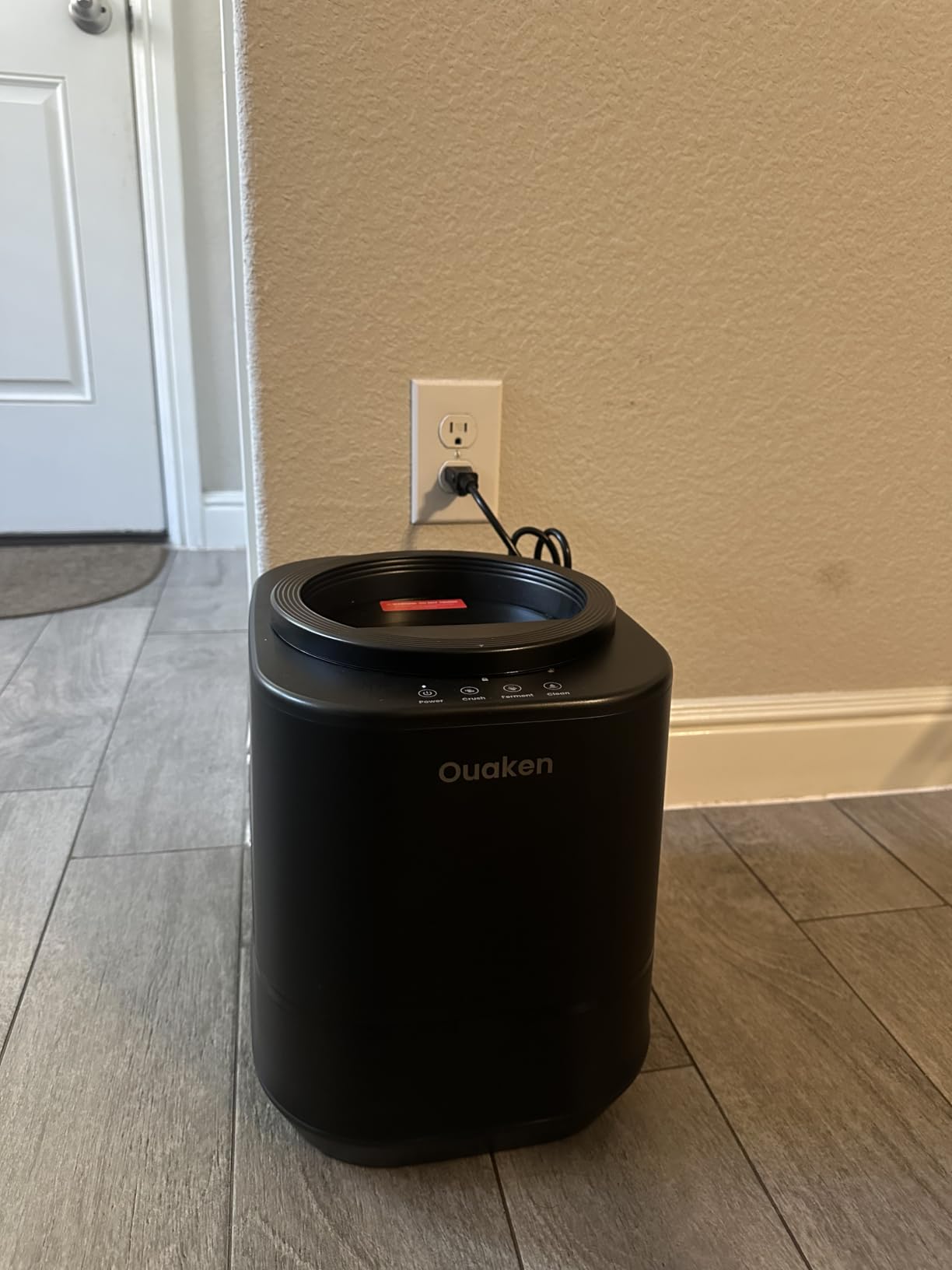 4L Electric Composter for Kitchen, Smart Countertop Compost Bin | Odorless, Low Noise, Auto-Cleaning, Turn Food Waste into Fertilizer, Indoor Food Waste Compost Machine, Black customer photo 2