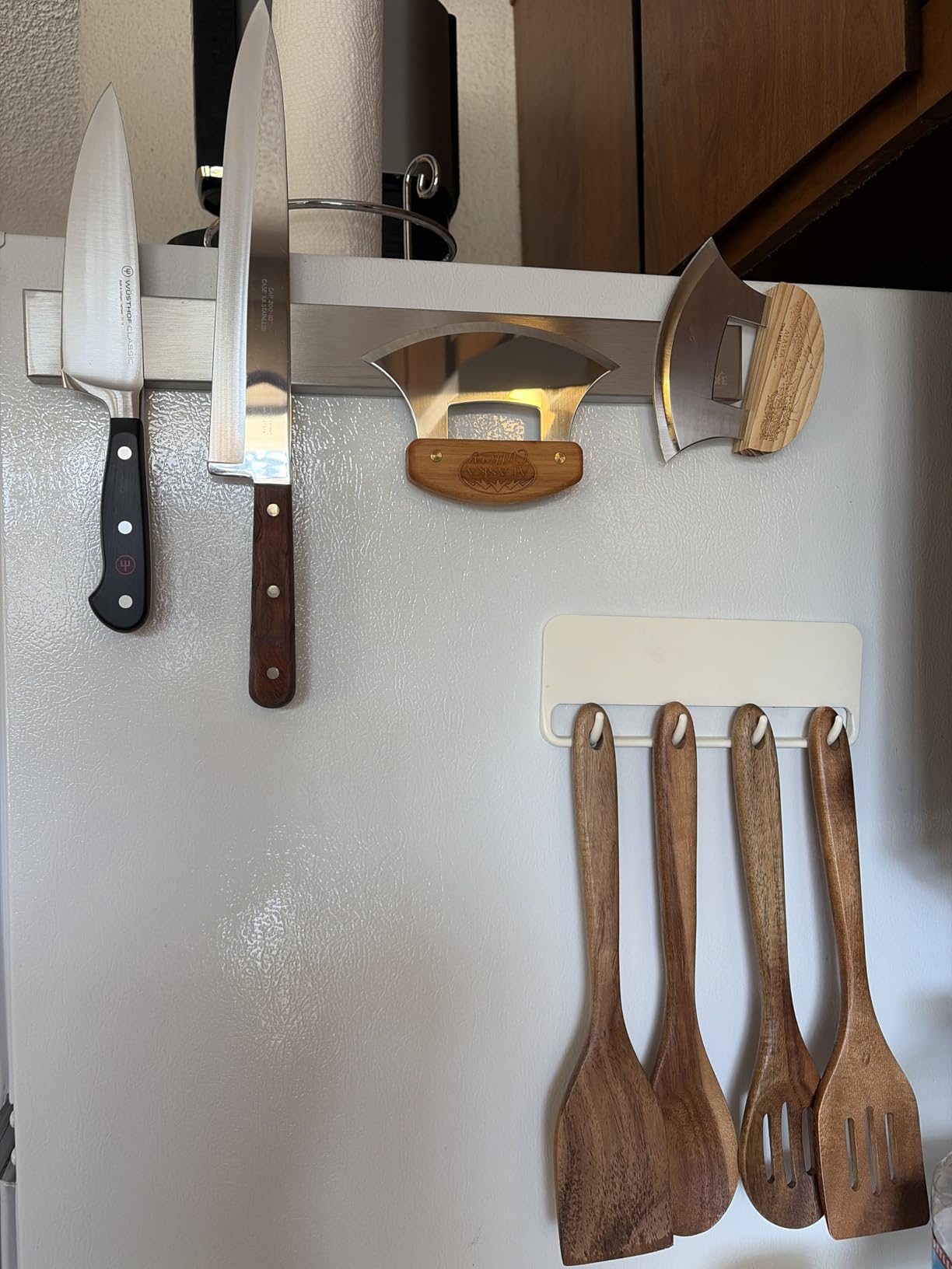 Cutluxe Magnetic Knife Holder for Wall & Fridge, 16