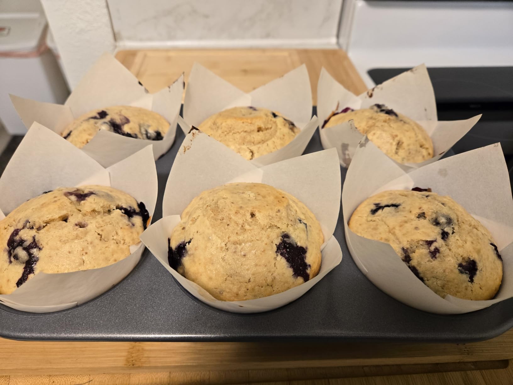Wilton Everyday Non-Stick Jumbo Muffin Pan, Made Without PFAS, 6-Cup, Non-Stick Steel, Dishwasher Safe customer photo 1
