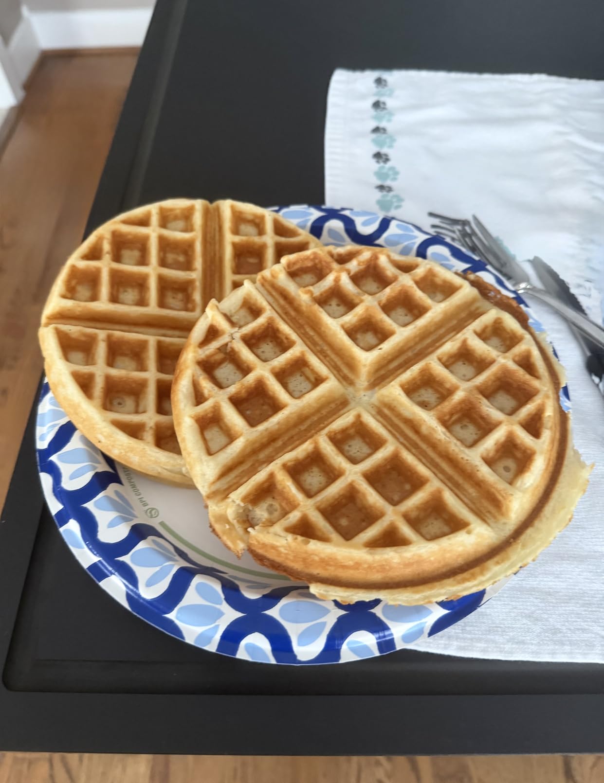 Cuisinart Double Flip Belgian Waffle Maker, WAF-F40NAS, Stainless Steel, Grey and Black customer photo 2