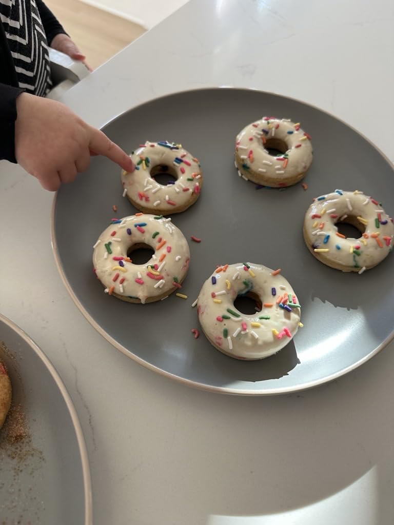 Chicago Metallic Silicone Donut Pan, 12 Cup Blue Nonstick Baking Pan for Donuts, Bagels and More, Wire-Reinforced Rim, Oven Safe to 428F, 14.6 x 10 x 1.4 Inches customer photo 2