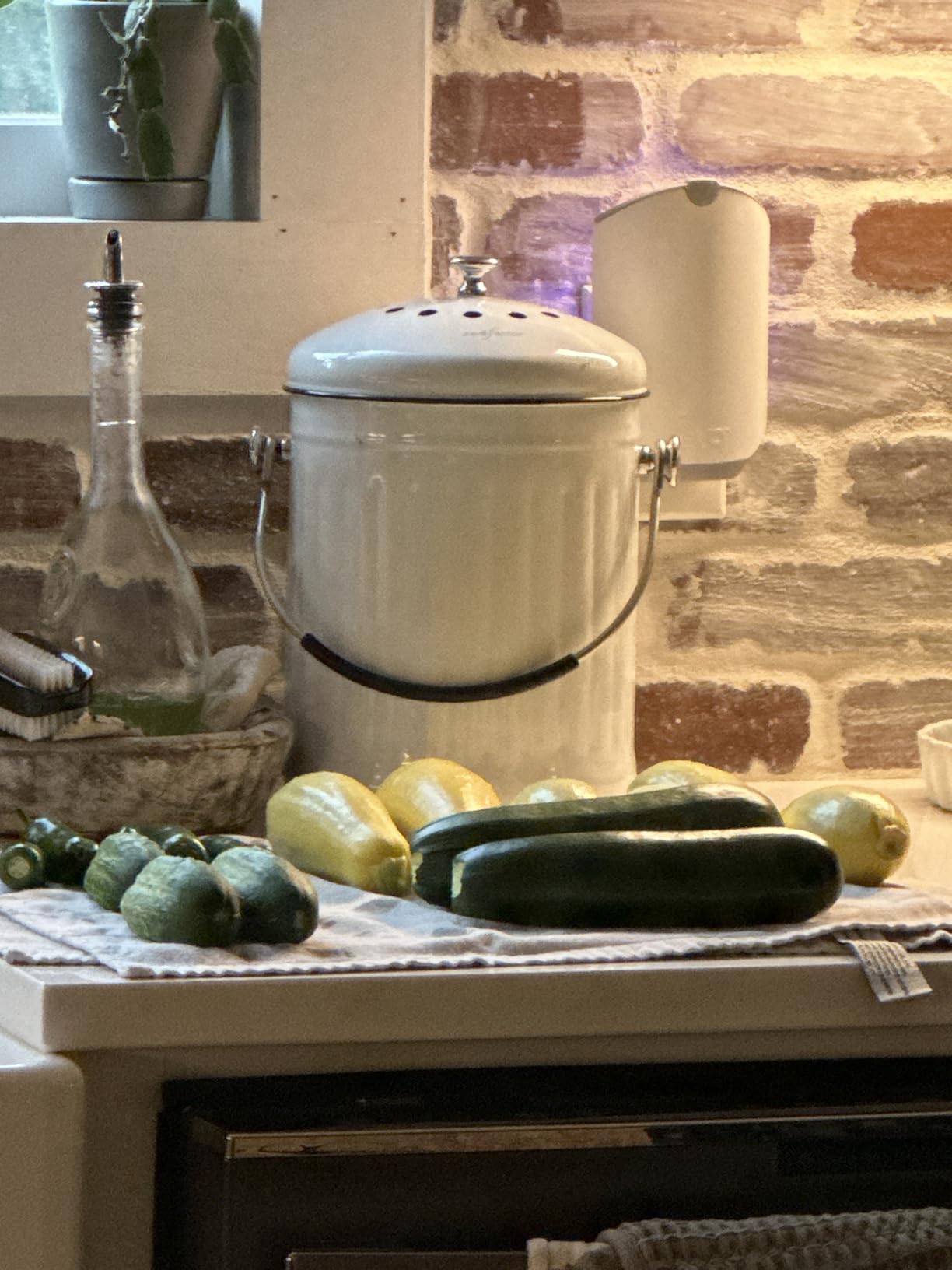 RED FACTOR Premium Compost Bin for Kitchen Countertop - Stainless Steel Food Waste Bucket with Innovative Dual Filter Technology - Includes Spare Filters (White, 1.3 Gallon) customer photo 1